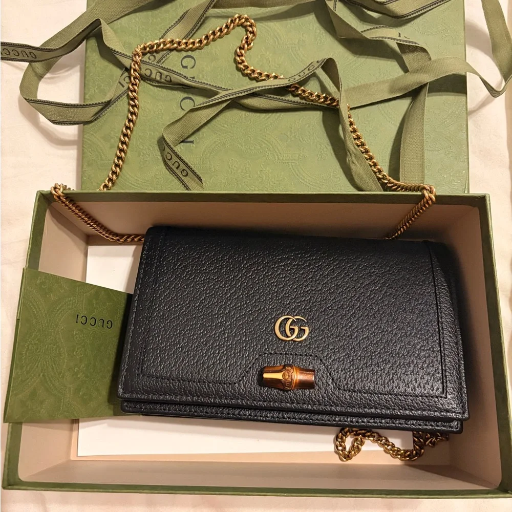 Elegant Black Leather Chain Bag - Picture 5 of 5